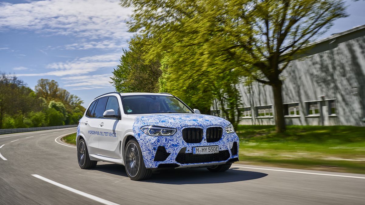 BMW chystá vodíkovou X5, prochází finálními testy na silnicích